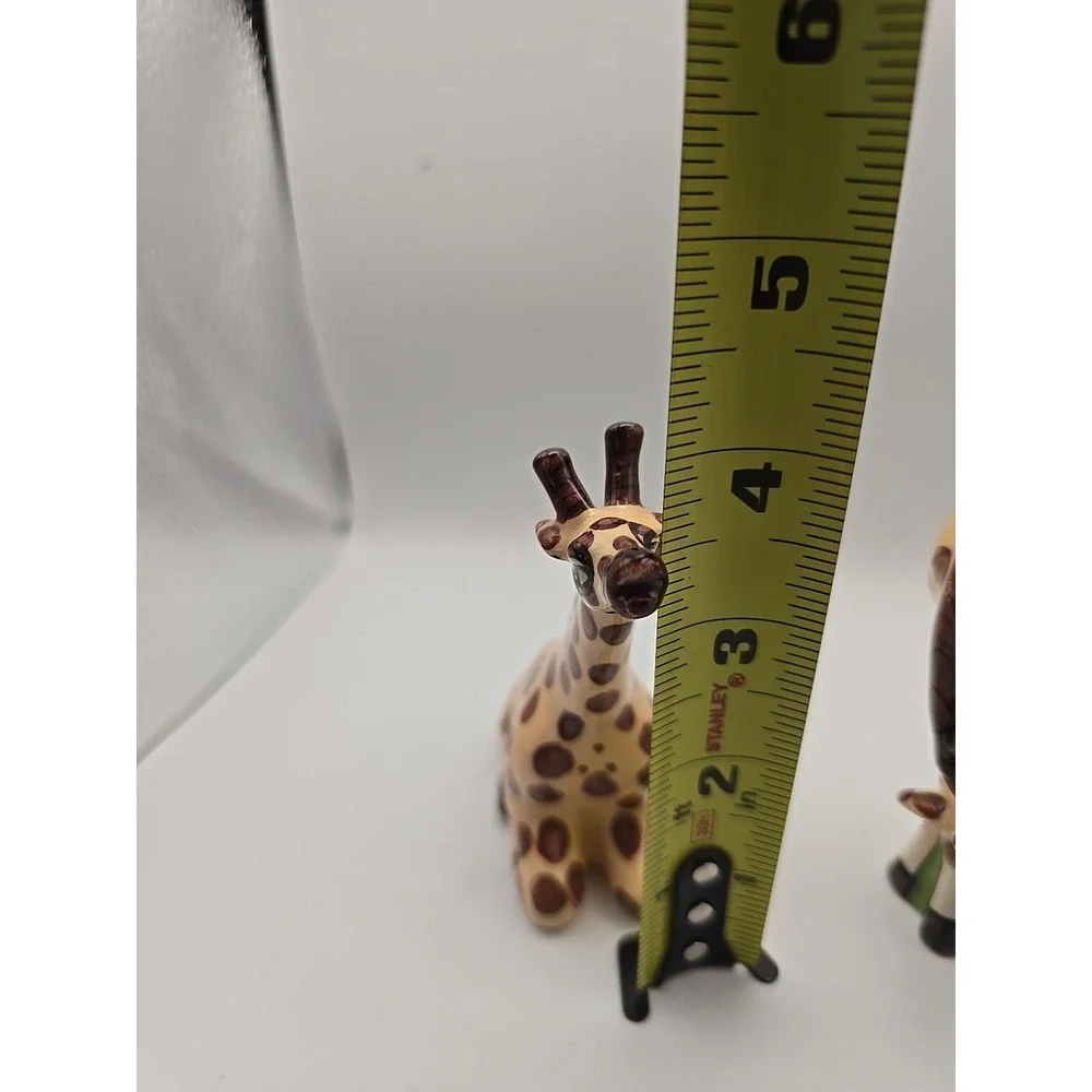 Whimsical Giraffe Salt and Pepper shakers‎ Blue Sky Lynda Corneille